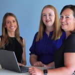 Katharina Rohrmeier (Group Risk & Compliance Manager), Lisa Mahlein (Assistant to the CFO) und Sabrina Grünthanner (Internal Communications Manager)